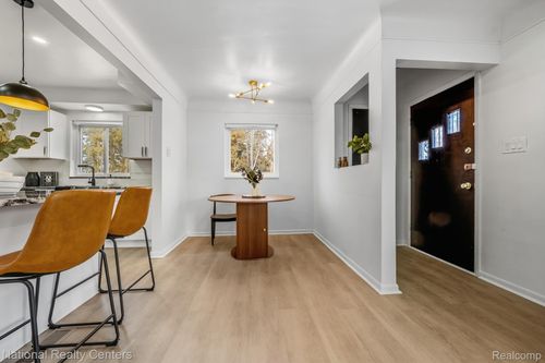 12931 Hazelton St, Detroit, MI, 48223-3040 | Card Image