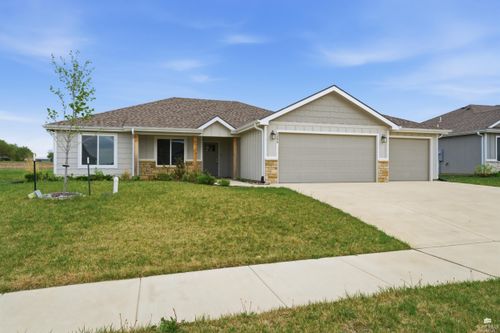 4385 Glenn View Dr, Manhattan, KS, 66502-7714 | Card Image