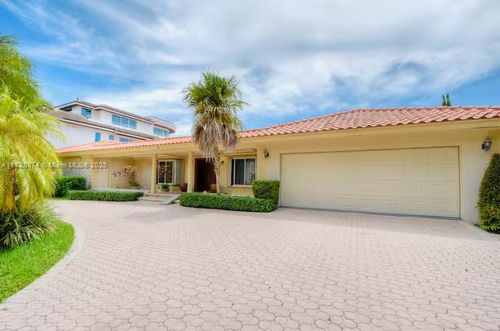 12 Isla Bahia Dr, Fort Lauderdale, FL, 33316-2308 | Card Image