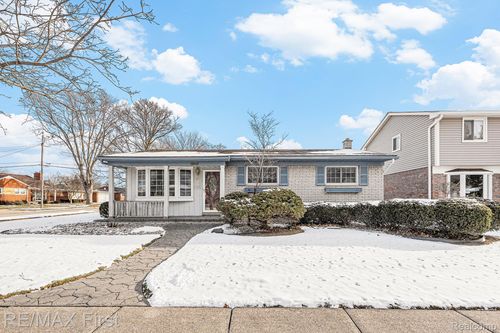 31040 Champine St, Saint Clair Shores, MI, 48082-1504 | Card Image