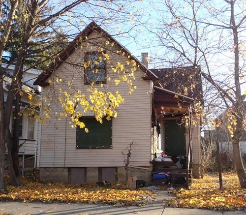 3260 N 15 St, Milwaukee, WI, 53206 | Card Image