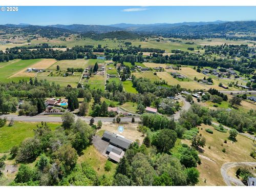 1007 Black Oak Dr, Roseburg, OR, 97471-9204 | Card Image