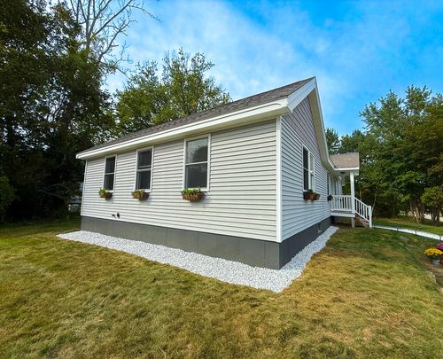 126 Pleasant Street, Eliot, ME, 03903 | Card Image