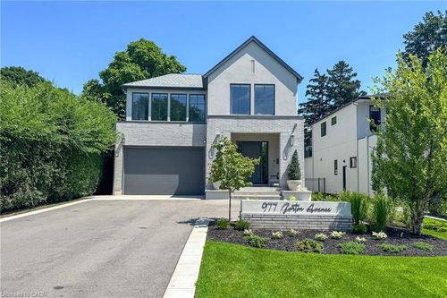 977 Gorton Ave, Burlington, ON, L7T1S6 | Card Image