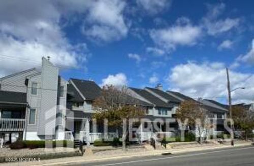 525 Sw Central Ave, Seaside Park, NJ, 08752-1819 | Card Image