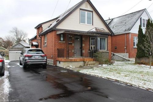 2-245 E 13th St, Hamilton, ON, L9A3Z8 | Card Image