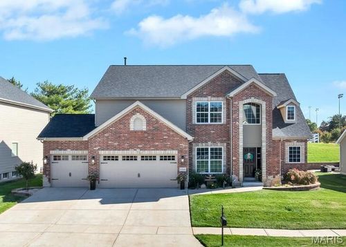 6568 Devonhurst Dr, Oakville, MO, 63129-3322 | Card Image