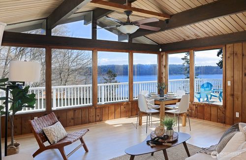 1412 Commodore Pl, Freeland, WA, 98249-9694 | Card Image