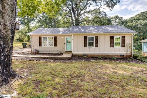 7 Melvin Cir, Taylors, SC, 29687-2437 | Card Image