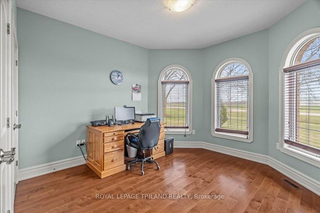 9416 Hickory Dr, House other with 3 bedrooms, 4 bathrooms and 10 parking in Strathroy ON | Image 19
