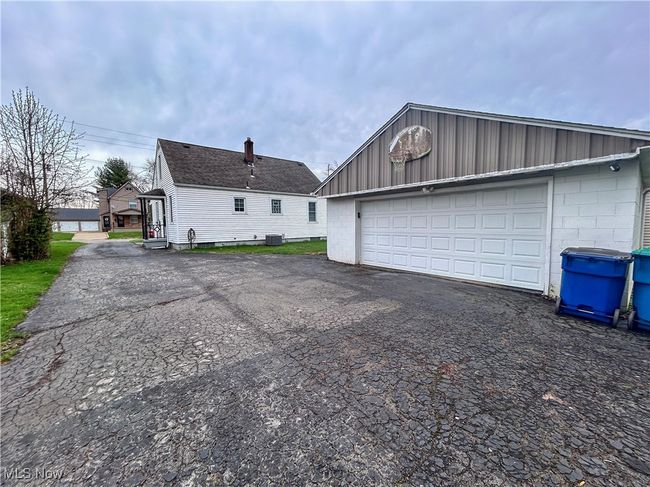 622 Jones St, House other with 3 bedrooms, 2 bathrooms and null parking in Hubbard OH | Image 20