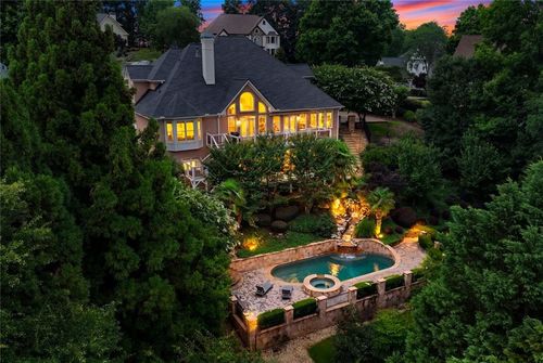 8360 Kenningston Way, Duluth, GA, 30097-1667 | Card Image