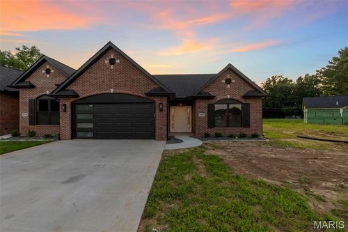 3707 Beechwood Ct, Cape Girardeau, MO, 63701-3738 | Card Image