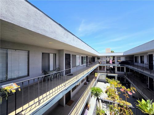 apt-32-120 Alamitos Ave, Long Beach, CA, 90802-5330 | Card Image