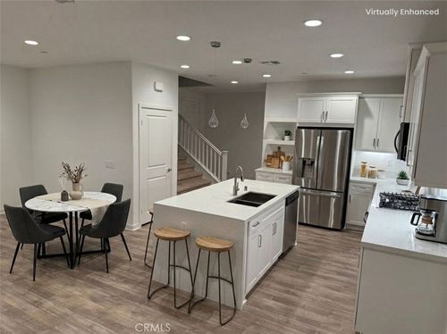 9504 N Corterra Ln, Panorama City, CA, 91402-7011 | Card Image