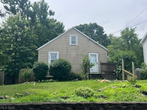 2250 Cooledge Avenue, Akron, OH, 44305 | Card Image