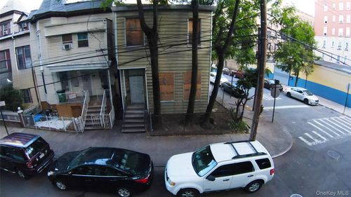 2328 Aqueduct Ave, Bronx, NY, 10468-6203 | Card Image
