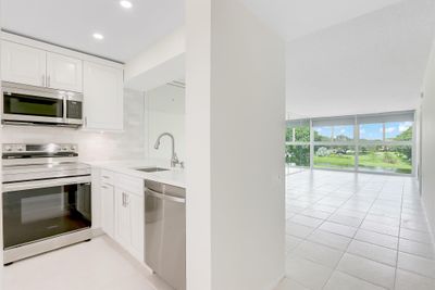 B3 - 4502 Martinique Way, Condo with 2 bedrooms, 2 bathrooms and null parking in Coconut Creek FL | Image 2