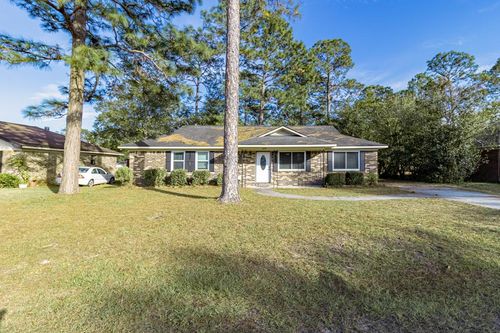 633 Slade St, Hinesville, GA, 31313-3941 | Card Image