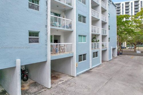 207-2920 Sw 28th Ter, Miami, FL, 33133-3745 | Card Image