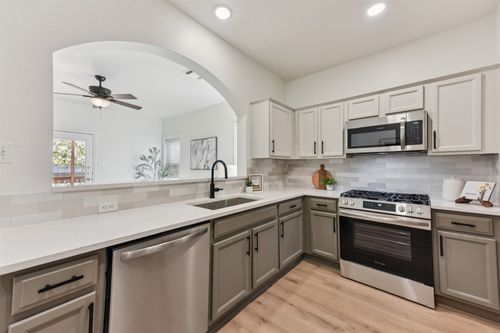 812 Northcreek Blvd, Leander, TX, 78641-7829 | Card Image