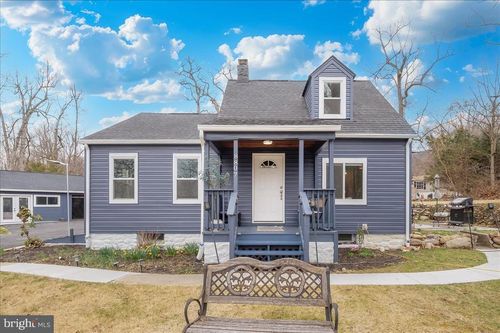 8807 Crystal Falls Dr, BOONSBORO, MD, 21713-1509 | Card Image