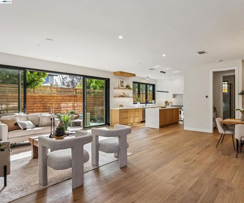 1142 1142 Dwight, Berkeley, CA, 94702 | Card Image