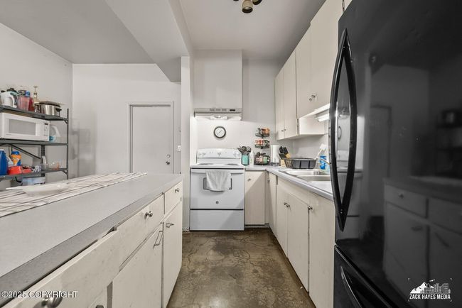 Unit 2 kitchen | Image 27