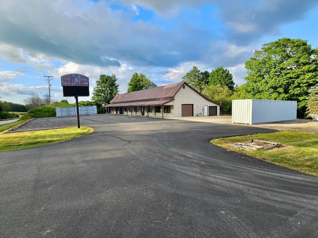 8330 Market St, Russell, PA 16345