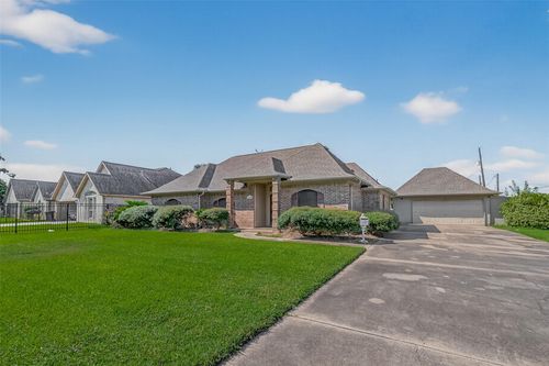 1215 Avenue E, South Houston, TX, 77587-4135 | Card Image