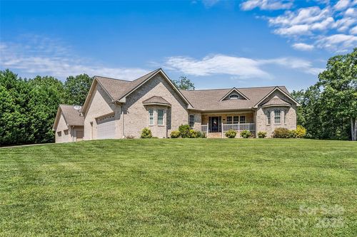 142 Windsor Dr, Taylorsville, NC, 28681-6910 | Card Image