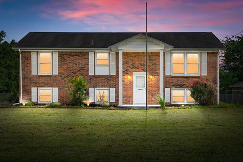 334 Bancroft Dr, Clarksville, TN, 37042-5469 | Card Image