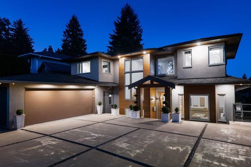 883 Wavertree Rd, North Vancouver, BC, V7R1S2 | Card Image