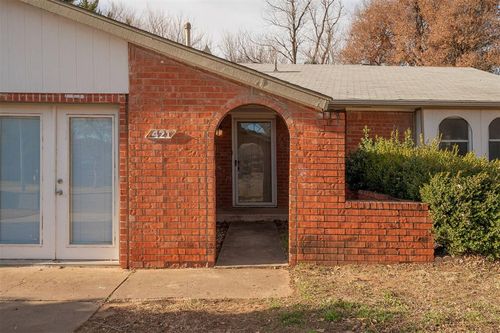 421 Meadow Lake Dr, Edmond, OK, 73003-5117 | Card Image