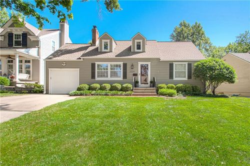 4200 W 69th Ter, Prairie Village, KS, 66208-2517 | Card Image