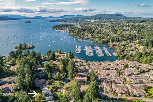 6896 Woodward Dr, Central Saanich, BC, V8M1A9 | Card Image