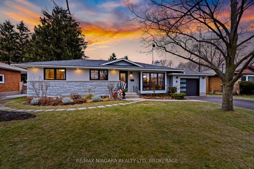 7 King'S Grant Rd, St Catharines, ON, L2N2R9 | Card Image