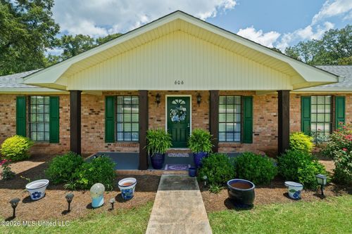 606 Pierce Rd, Columbia, MS, 39429-9684 | Card Image