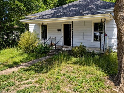 911 Tulloch St, Eden, NC, 27288-6421 | Card Image