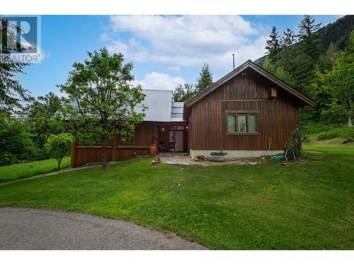 16749 Crawford Creek Rd, Crawford Bay, BC, V0B1E0 | Card Image