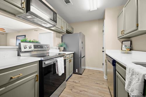 10 Brent Ct, Baton Rouge, LA, 70808-9044 | Card Image