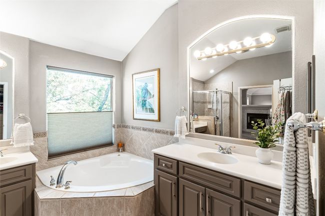 102 Cheerful Ct, House other with 4 bedrooms, 3 bathrooms and 6 parking in Lakeway TX | Image 19