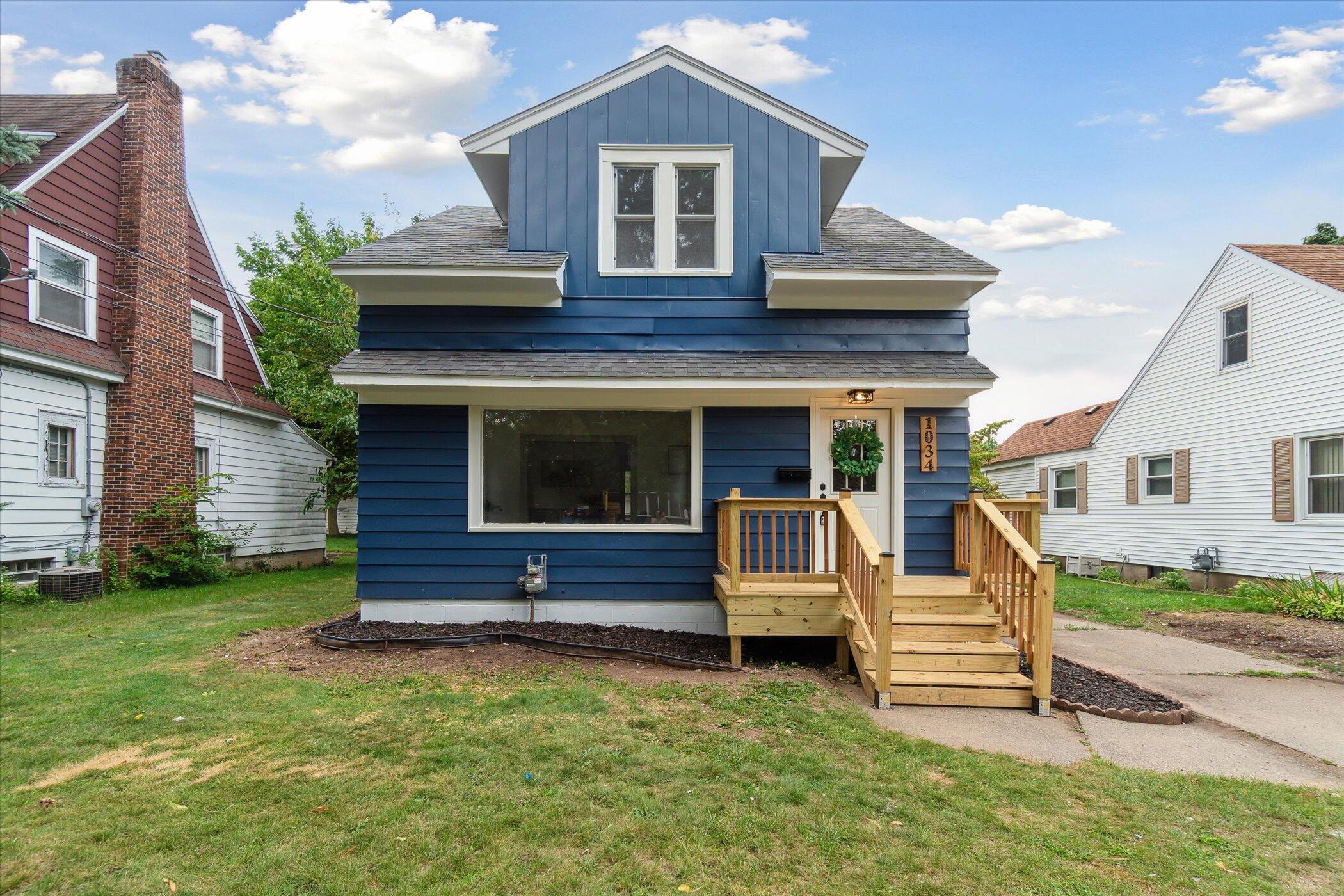 Johnston St, Grand Rapids, MI 49507