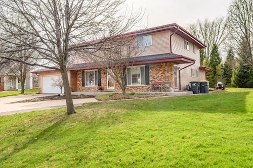 1600 Stardust Dr, Waukesha, WI, 53186 | Card Image