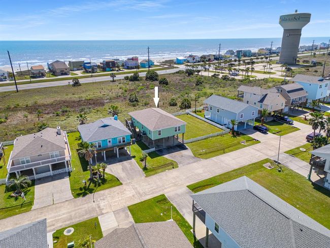 22329 Vista Del Mar, House other with 3 bedrooms, 2 bathrooms and 1 parking in Galveston TX | Image 22