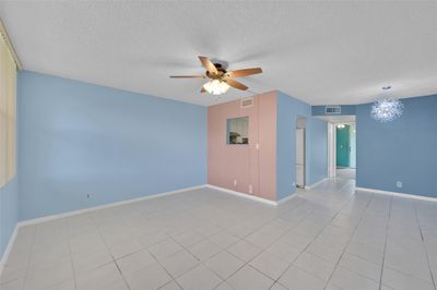 113 - 9121 Sunrise Lakes Blvd, Condo with 1 bedrooms, 1 bathrooms and null parking in Sunrise FL | Image 2