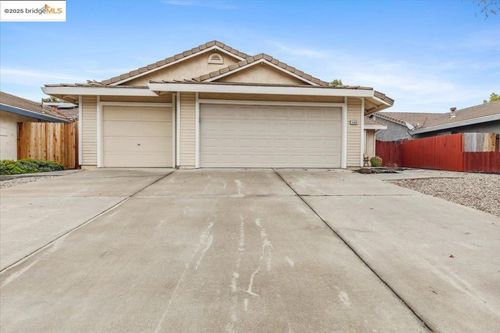 5105 Amaro Way, Salida, CA, 95368-9396 | Card Image