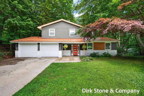 18569 Pawnee Dr, Spring Lake, MI, 49456-9416 | Card Image