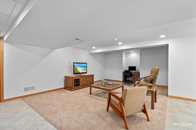 406 Camden Cir, House other with 4 bedrooms, 4 bathrooms and 3 parking in Oswego IL | Image 24