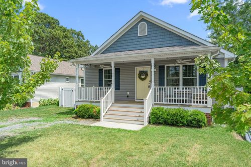 320 2nd St, Colonial Beach, VA, 22443-1813 | Card Image